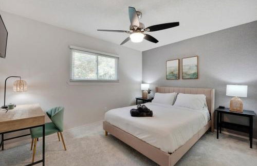 Tropical Pool Oasis - 5 BR Foosbal Cinema - Photo 23