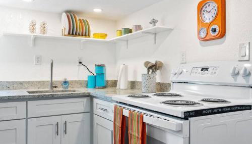 That 70’s Themed Apt Close to Coffee, Food + Shops - Foto 3