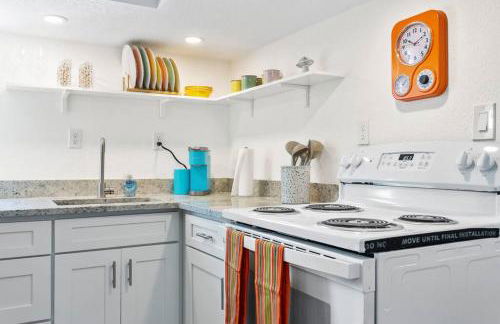 That 70’s Themed Apt Close to Coffee, Food + Shops - Foto 3