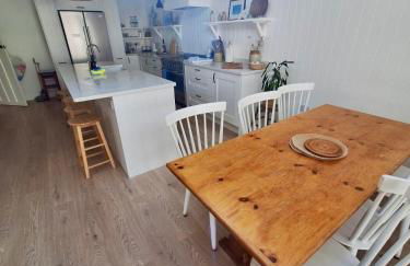 Bungalow by the Sea, Moelfre - Photo 5