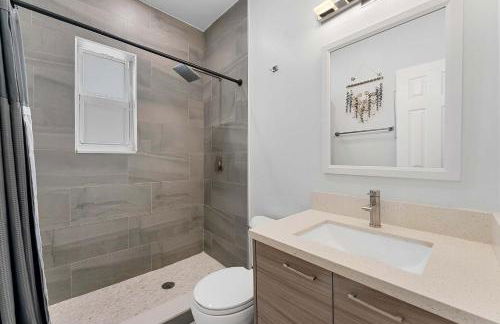 Modern 3 BR Villa Near Beach & FLL - Photo 17