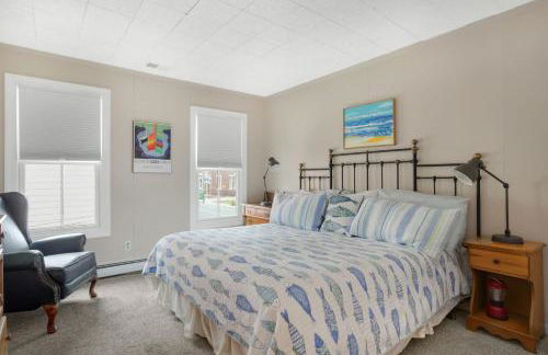 Artist Apartment - Idyllic villa steps from Town & the waterfront! - Foto 12