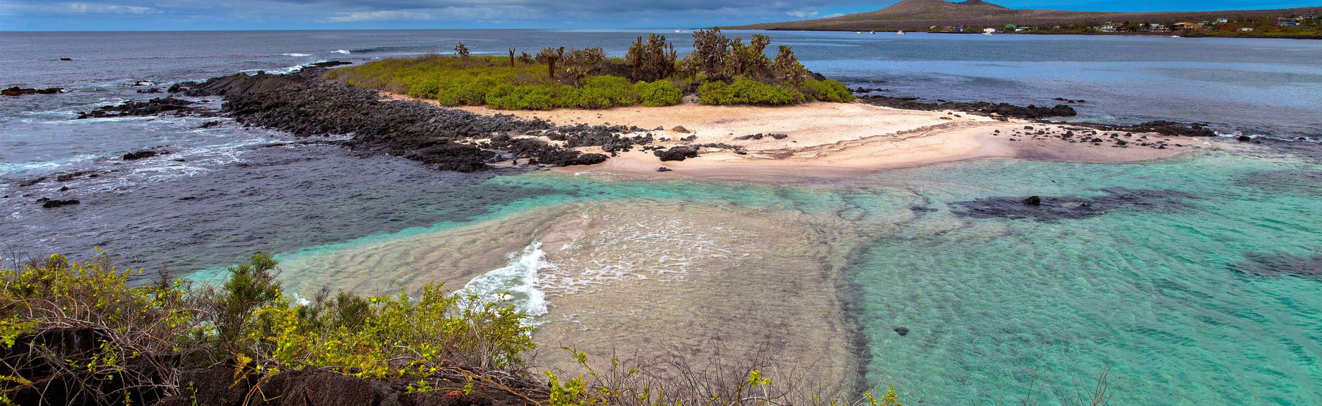 Excursão à ilha Floreana e ao ilhéu Enderby