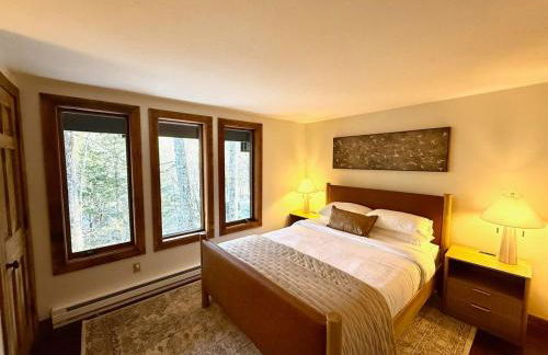 Hot Tub & Firepit Near Ski Resorts & Cozy Modern Cabin - Foto 16