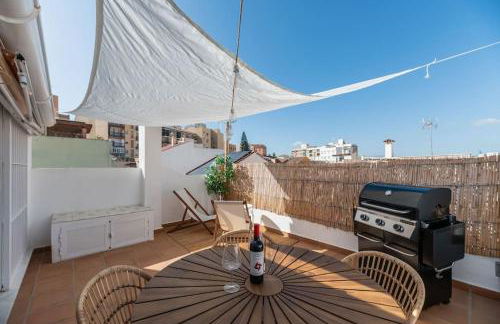 Urban Charm Rooftop Apartment with Vista - Photo 6