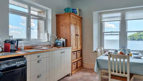 Finest Retreats - Rock House, Kingsand - Foto 3, stove