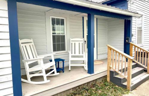 Coastal Cape Cod w/ King Bed, Game Room, & Bikes! - Foto 26