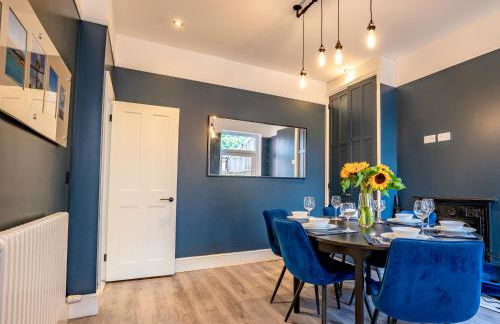 Exquisite Renovation in Central Location with Garden and Parking - Photo 26