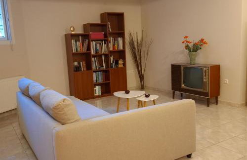 Αρχαία Κόρινθος Μεζονέτα - Foto 12