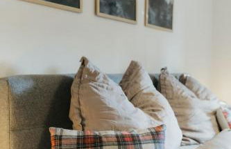 Familienurlaub pur III KINDER UND JUGENDLICHE bis 17 frei III HUND willkommen III SAUNA im Haus III Natur direkt vor der Tür III nah an Winterberg für Ski Wandern und Abenteuer - Foto 1