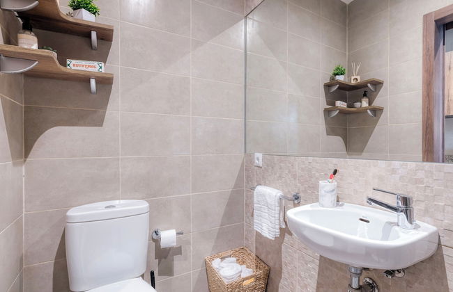 Livensa Living Studios Valencia Marina Real - Photo 16