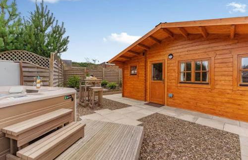 Lochinvar - Clydesdale Log Cabin with Hot Tub - Photo 13