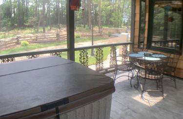 Unique Hobbit House Accommodation with a Private Hot Tub in Shenandoah, Virginia - Foto 15