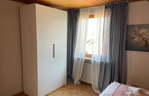 Appartio - Ferienwohnung "Dorfblick" Dachgeschoss - 6 Personen - Netflix - Waschmaschine - Foto 7