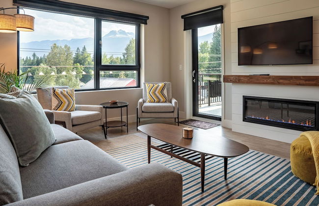 Northern Exposure by Revelstoke Vacations - Photo 16