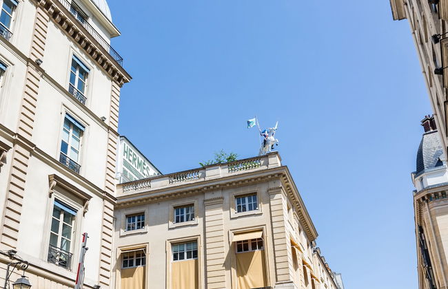 Luxury 2 Bedroom Duplex - Beautiful Monument View - Photo 34