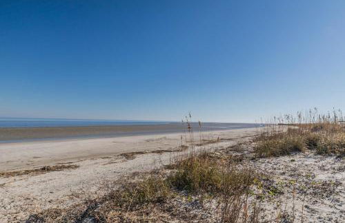 New Listing - Marsh Views Short Walk to Beach and Pools - Double Decks - Foto 28