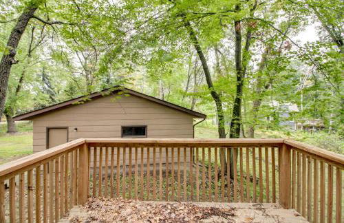 Near Lakes Updated Family Home with Deck in Cushing - Foto 26