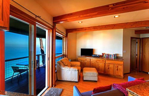 Amazing Oceanview 2 bedroom Oceanfront! by OceanviewHotTubs Shelter Cove, CA Tesla EV Station - Foto 19