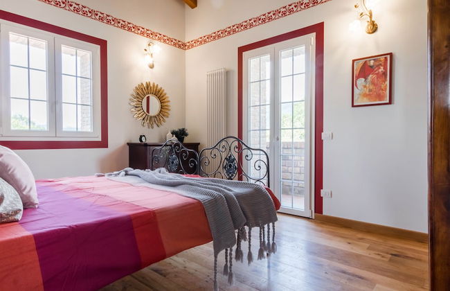 JOIVY Superb Villa For 7 W/Backyard And Bbq Area In Vaccarezza - Foto 5