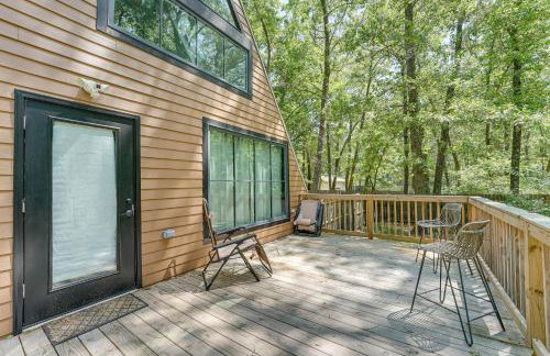 Walk to Fox Lake Pet-Friendly A-Frame with Fire Pit - Foto 25