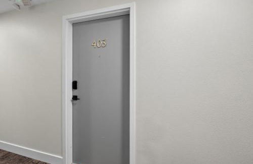 Free Parking - City Views - Near Attractions - Foto 6