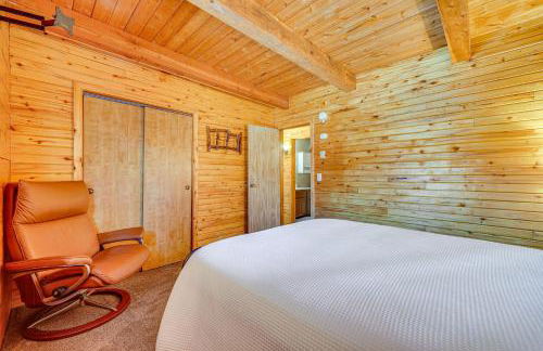 Alpine Cabin with Deck 3 Mi to Luna Lake! - Foto 14