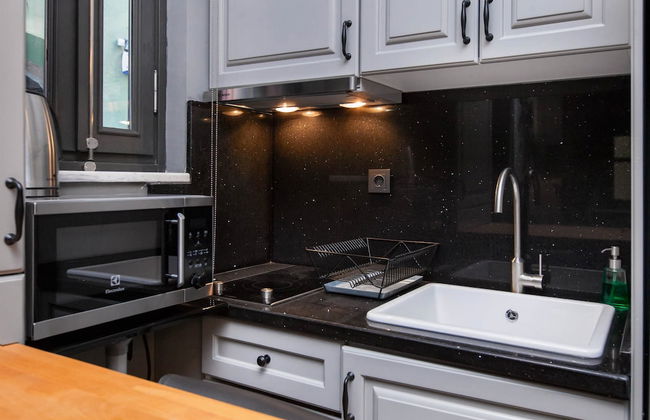 Studio w Kitchen - Photo 9