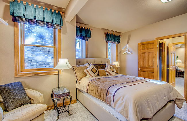 3bdwhere the Foxes Runluxurious, Usaf Academy - Foto 4