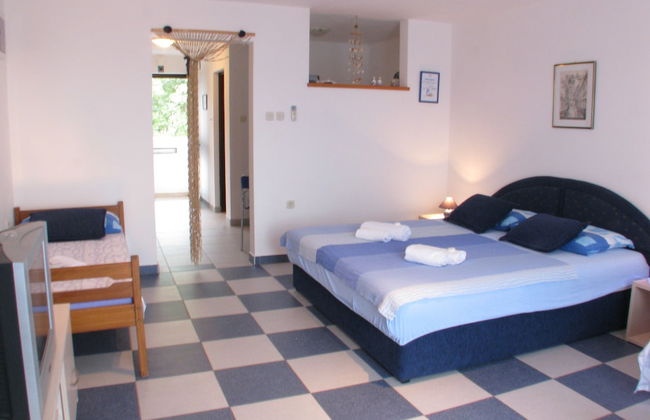 Apartments Srkoc - Photo 2