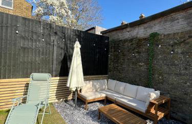 Designer Wandsworth flat -Hot Tub, PS5, Pool Table - Foto 12