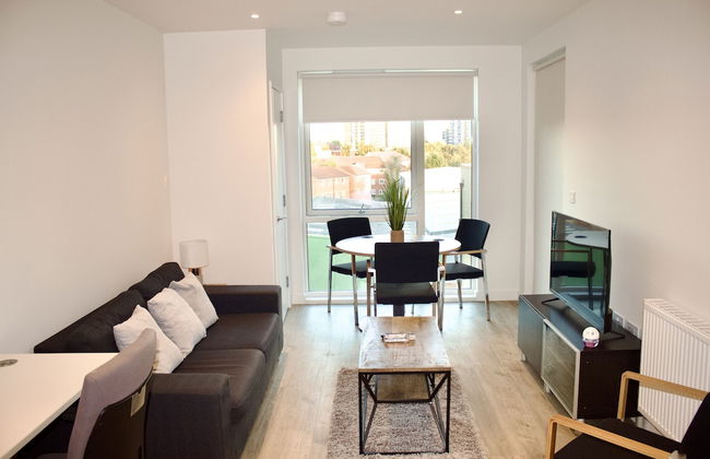 Impeccable 1bed Apartment in the Heart Ofgreenford - Foto 13