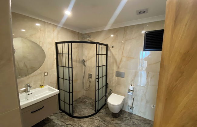 Rena Grand Residence & Suite - Photo 21