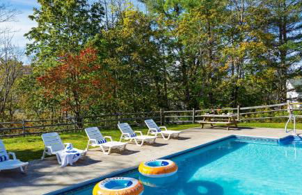 Mins to Hunter Mountain • Sleeps 36 • Pool Spa Games Bar Cozy Peaks Lodge by AvantStay - Foto 57