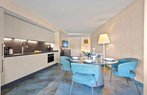 Luxury Seafront Apartment - Beach Access - Parking & WiFi - by Coral Property - Foto 15