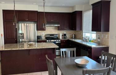 Cozy Charm Newark Retreat with Free Wifi and AC - Foto 13