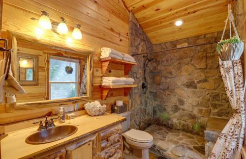 Romantic Mountain View Cabin Rental Near Downtown! - Foto 16