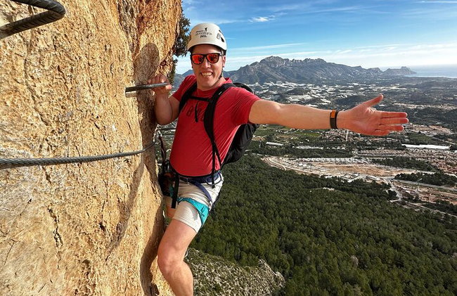 Experiencia de Escalada de Medio Día en Vía Ferrata del Ponoig - Foto 7