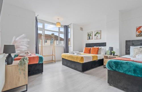 New Spacious 3-Bed House, Driveway Parking, Ideal Contractor Stay - Foto 9