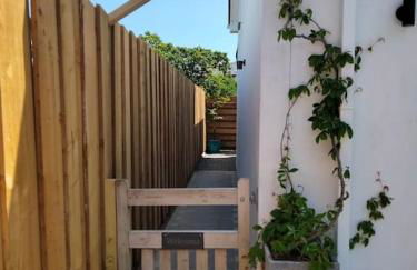 Modern cosy apartment walking distance to many cove beaches and coast path walks as well as the famous Helford river - Foto 7