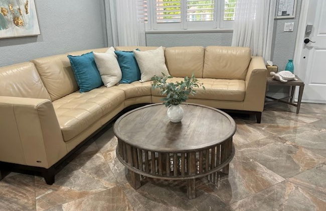 Stunning 3-bed House in Hollywood With hot tub - Photo 10