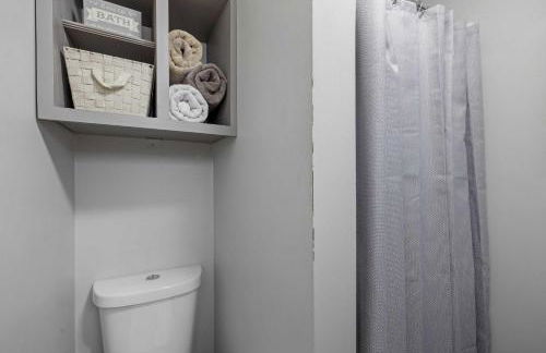 Bright & Chic 1st Flr Studio - Short-Midterm Stays - Foto 12