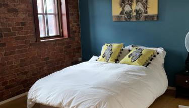 2 Bed Duplex Penthouse Apartment by Mathew Street Sleeps 6 - Foto 1