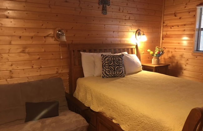 Frio Springs Lodges - Photo 3