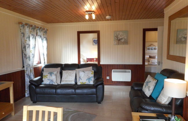 Birch Lodge 13 with Hot Tub - Photo 11