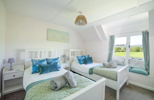 18th Century Thatched Cottage Parking & Garden - Foto 16