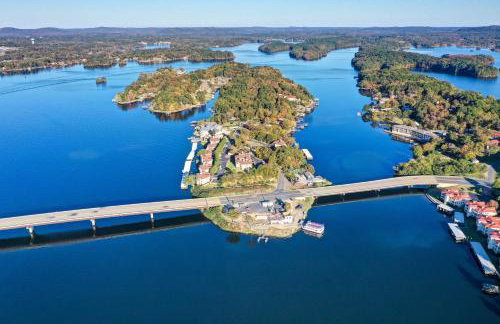 Pool and Dock Access Lakefront Hot Springs Condo! - Foto 43