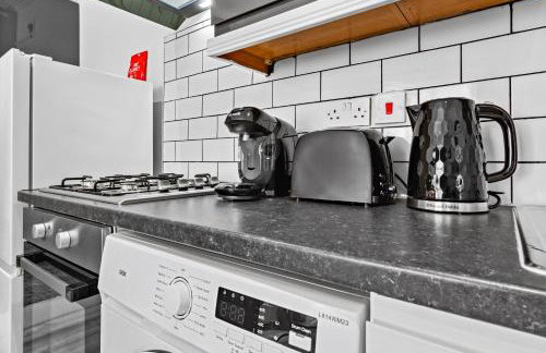 2BR Sleep 6 West London Home Washer Park Wifi Wifi And Parking - Foto 3