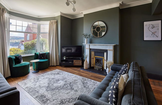 Host Stay Raven House - Photo 12