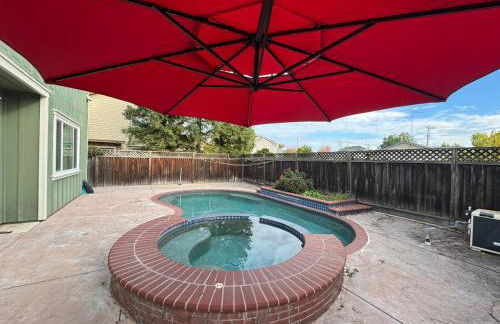 Stunning Oasis Retreat Pool Hot Tub SF Bay - Photo 24